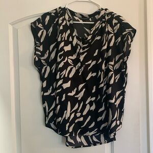 Black and white Banana Republic blouse size L